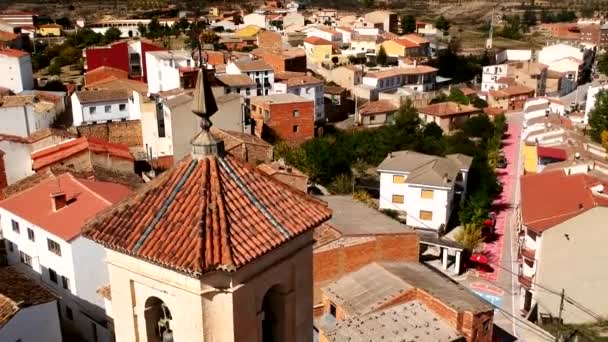 Aerial Descending Shot Bell Tower Church Small Village Cuenca Spain — Vídeos de Stock
