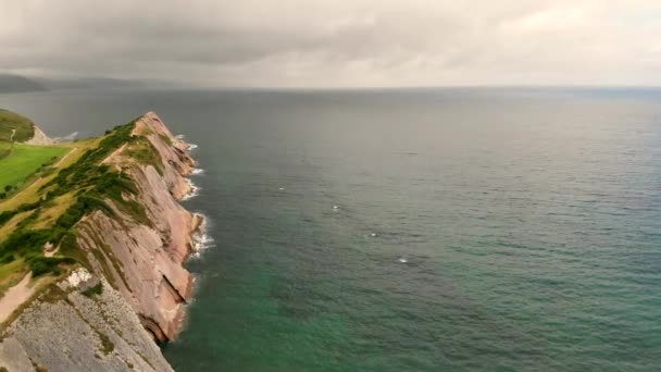 Panning Shot Del Paesaggio Mozzafiato Sulla Costa Zumaya Paesi Baschi — Video Stock