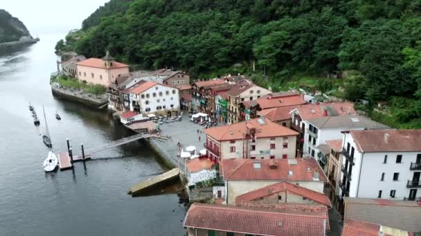 Revealing Shot Waterfront Houses Pasaia Harbour Basque Country — Vídeos de Stock
