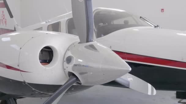 Detail Nose Section Engines Piper Airplane Hangar — Stock Video