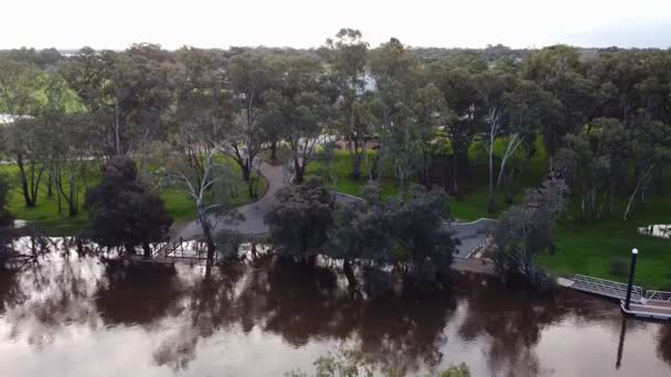 Vista Aérea Descida Pôr Sol Sobre Swan River Perth Swan — Vídeo de Stock