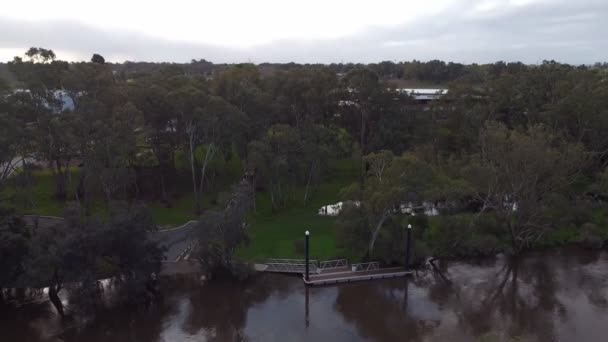 Hattyú Völgy Csónak Jetty Lehajtható Nézet Elárasztott Hattyú Folyó Perth — Stock videók