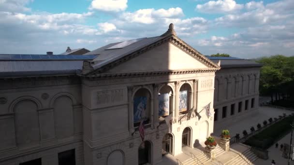 美国芝加哥艺术研究所 密歇根大道大楼外和交通的空中景观 无人机射击 — 图库视频影像