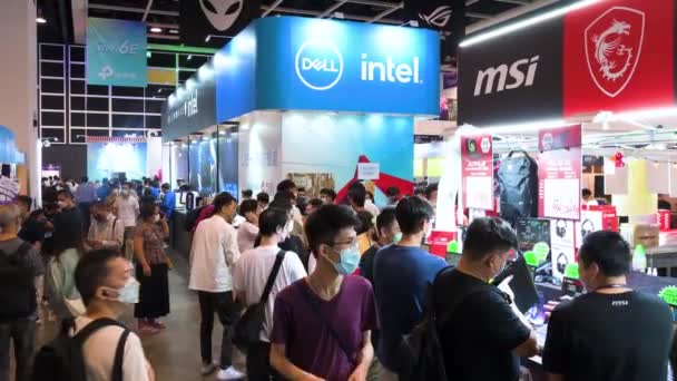 Chinese Retail Buyers Seen Tech Companies Booths Intel Dell Micro — Vídeo de stock