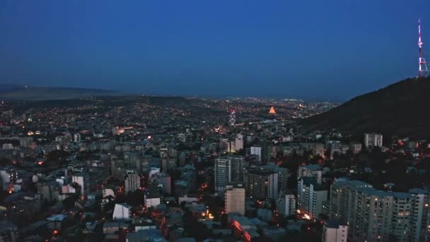 第比利斯的夜景 无人驾驶飞机的空中景观 — 图库视频影像