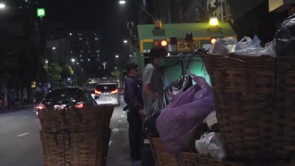 Trabalhadores Lixo Manhã Cedo Pegando Lixo Torno Cidade Banguecoque Tailândia — Vídeo de Stock