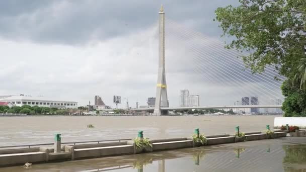 Bangkok River Chao Phraya River Rama Viii Bridge Cloudy Weather — Video