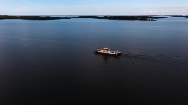 Ahvenanmaa Finlandiya Daki Takımadalarda Bulunan Bir Nakliye Vapurunun Havadan Görüntüsü — Stok video