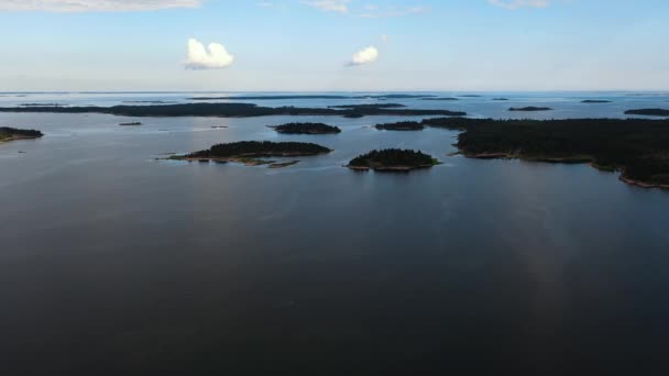 Вид Воздуха Острова Архипелаге Аланд Финляндия Отслеживание Выстрел Беспилотника — стоковое видео