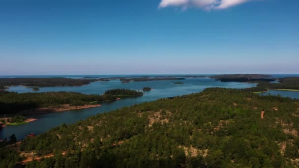 Aerial View Sunlit Islands Geta Ahvenanmaa Summer Finland Rising Drone — Vídeo de stock