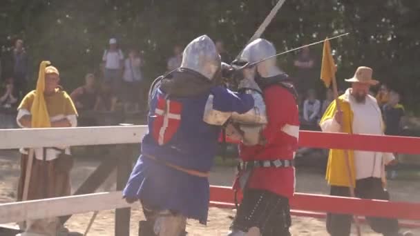 Modern Riddergevecht Middeleeuwse Behourd Competitie Voor Een Publiek Tracking Shot — Stockvideo