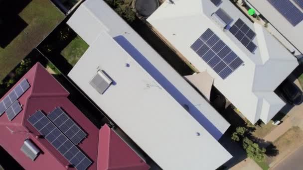 Aerial Drone Luxurious Property Residential Subburb Neighbourhood Cima Para Baixo — Vídeo de Stock