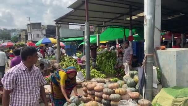 Street Side Lokalnego Rynku Rolników Wielu Ludzi Warzyw Bangladeszu Panning — Wideo stockowe