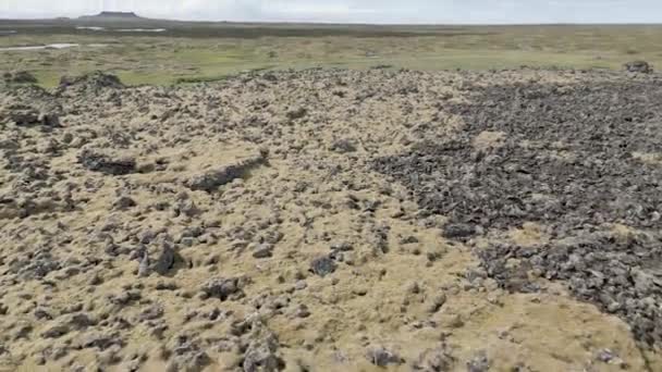 Flying Rocky Volcanic Terrain Iceland Sunny Day Low Aerial — 비디오
