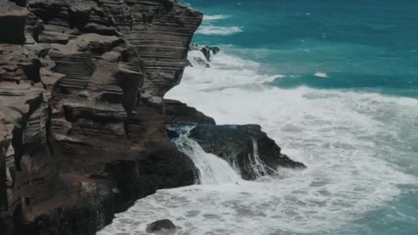 Wave Crashing Rock Slow Motion — Stock Video
