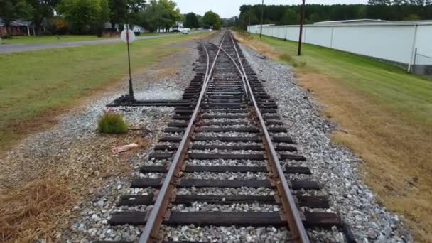 Drone Schot Van Verlaten Spoorlijn North Carolina — Stockvideo