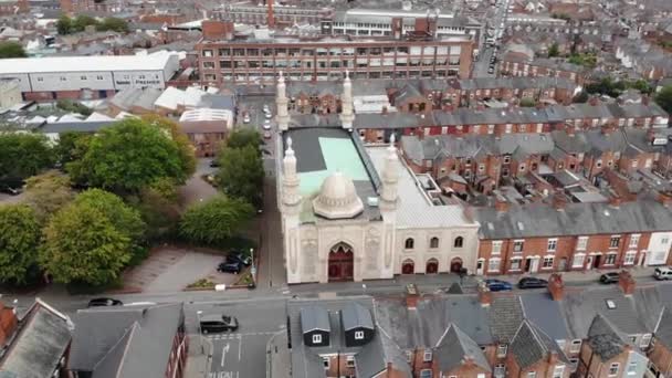 Tembakan Drone Dari Sebuah Masjid Dekat Green Lane Road Yang — Stok Video