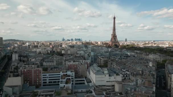 Paris Cityscape Iconic Tour Eiffel Задньому Плані Франція Повітряний Дрон — стокове відео