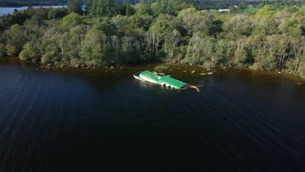 Naufragio Barcos Hundidos Las Rocas Costa Barco Hundido Abandonado Lago — Vídeos de Stock