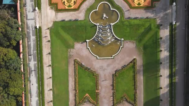 Terbang Atas Istana Belvedere Kebun Yang Turun Dari Atas Bawah — Stok Video