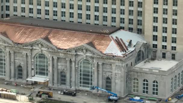 Michigan Central Station Detroit Aerial Move Reveal Ambassador Bridge — ストック動画