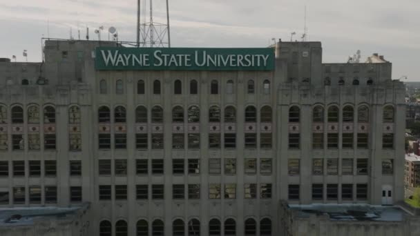 Antenne Wayne Staatsschild Und Stadtbild — Stockvideo