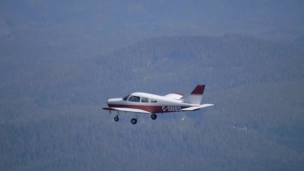 Piloto Estudiante Que Vuela Avión Pistón Solo Motor Vista Aire — Vídeo de stock