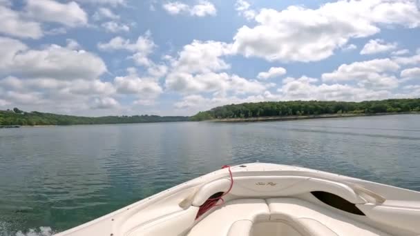 Front Deck Sports Boat Cruising Main Channel Table Rock Lake — Αρχείο Βίντεο