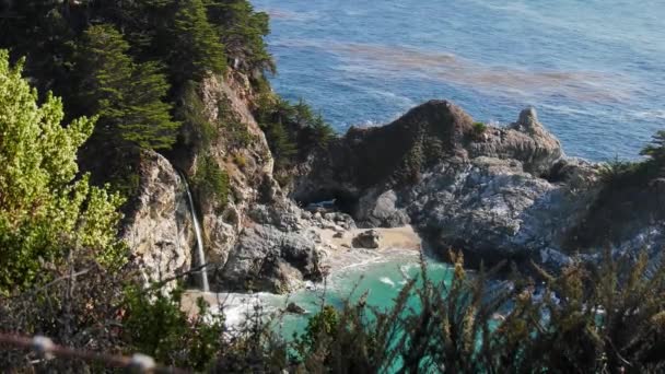 Mcway Cove Wasserfall Der Küste Von Big Sur Sonnigen Kalifornien — Stockvideo