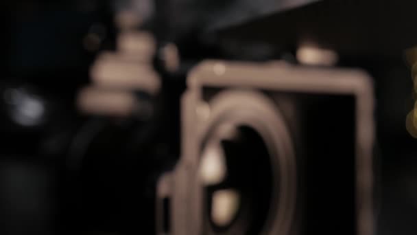Γκρο Πλαν Αποκαλύπτοντας Ένα Στιγμιότυπο Μιας Κινηματογραφικής Κάμερας Χωρίς Καθρέφτη — Αρχείο Βίντεο