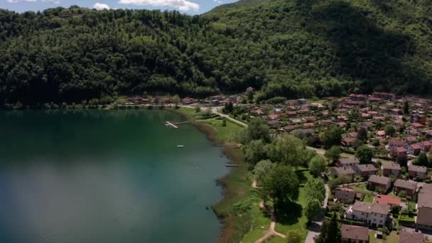 Άποψη Της Λίμνης Λουγκάνο Στη Lavena Ponte Tresa Σύνορα Ιταλίας — Αρχείο Βίντεο