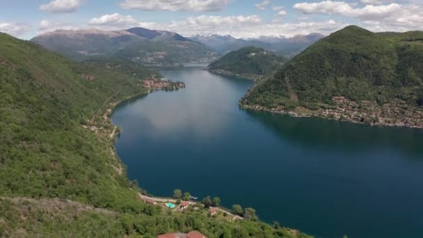 Vista Aérea Del Lago Lugano Desde Porto Ceresio Italia Las — Vídeos de Stock