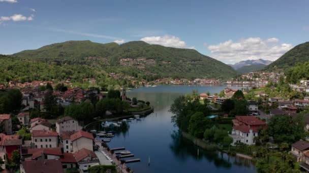 Вид Озеро Лугано Лавене Ponte Tresa Граница Италии Швейцарии Красивые — стоковое видео