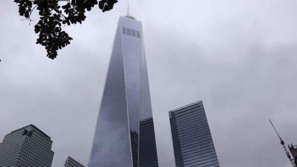 Freedom Tower New York City Foggy Day — Stockvideo
