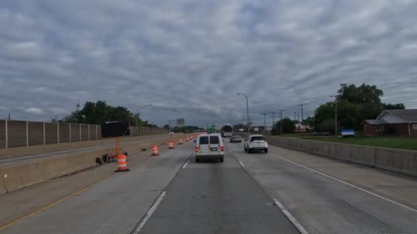Pov 트럭은 고속도로의 중간에서 멈추고 돌아가기 때문에 천천히 앞으로 인디애나주 — 비디오