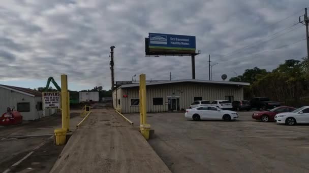 Lkw Fährt Das Truckerbüro Indiana Usa — Stockvideo