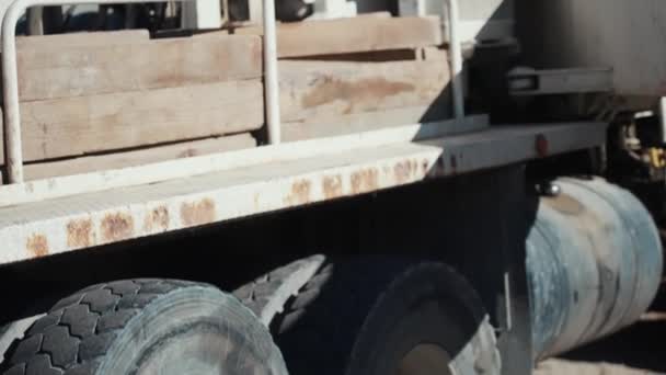 混凝土泵车靠拢 — 图库视频影像