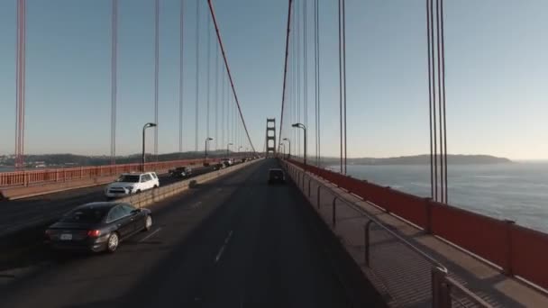 Dette Forhøjet Udsigt Kørsel Syd Golden Gate Bridge Solrig Delvis – Stock-video