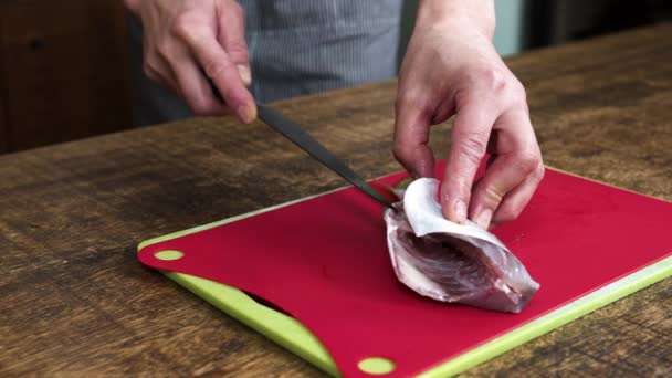 Close Shot Chef Cutting Out Top Fillet Japanese Horse Mackerel — Stock Video