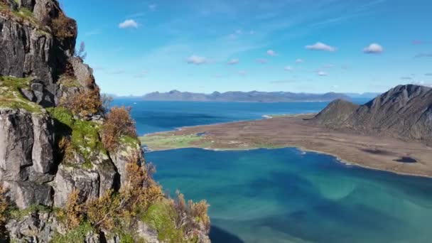 Vue Panoramique Sur Les Montagnes Rugueuses Sur Une Journée Ensoleillée — Video