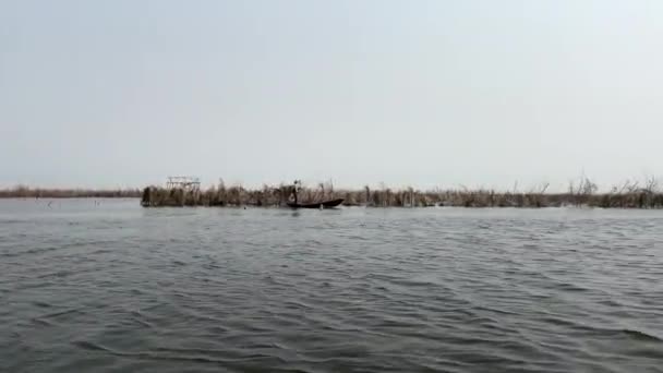 Pêcheur Traditionnel Pêche Bateau Lac African — Video