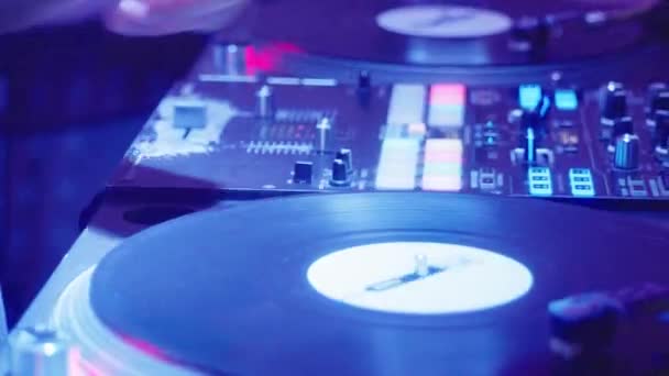 Cinematic Slow Motion Footage Pressing Buttons Scratching Turntable Mixer Big — Stock Video