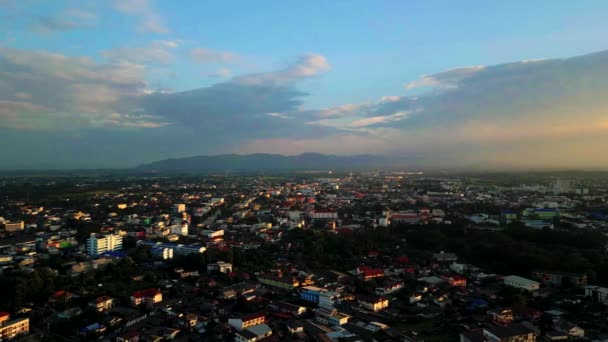 Filmagem Aérea Natureza Cinematográfica Drone Voando Sobre Cidade Chiang Rai — Vídeo de Stock