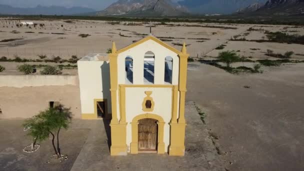 Çölde Terkedilmiş Kilise — Stok video
