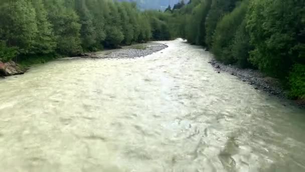 Arve River Flowing Forest Les Bossons Chamonix Francie Široký — Stock video