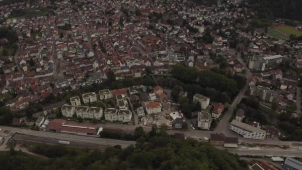 Drone Tiros Waldkirch Alemanha Com Fortaleza Montanhas Floresta Negra — Vídeo de Stock