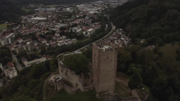Drohnenaufnahmen Von Waldkirch Deutschland Mit Festung Und Bergen Schwarzwald — Stockvideo