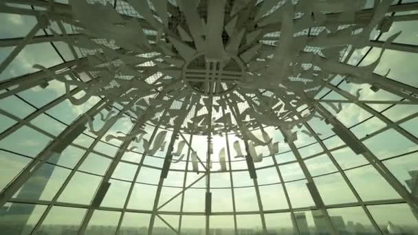 天国观哈萨克斯坦首都和象征艺术在百德烈玻璃蛋领域 — 图库视频影像