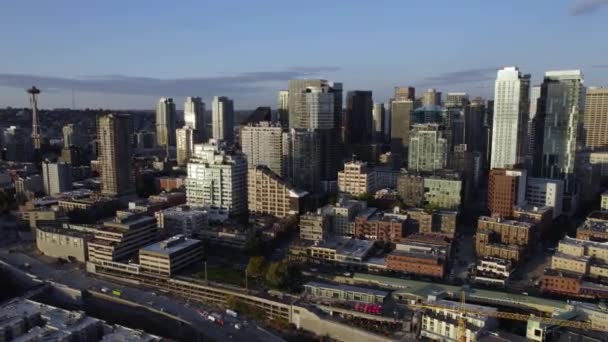 Teure Eigentumswohnungen Den Stadtvierteln Belltown Und Pike Market Sonnenbeschienenen Seattle — Stockvideo