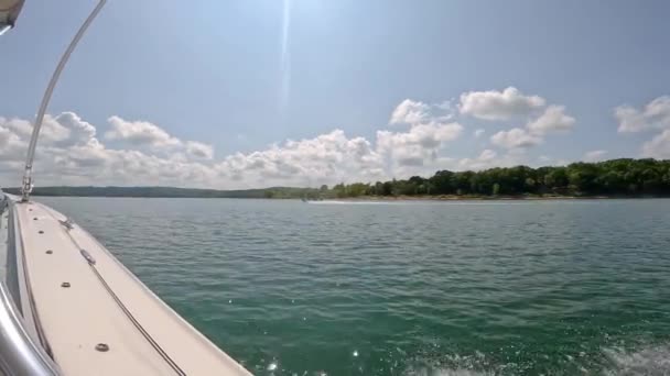 Point Vue Côté Des Bateaux Sport Naviguant Sur Lac Table — Video